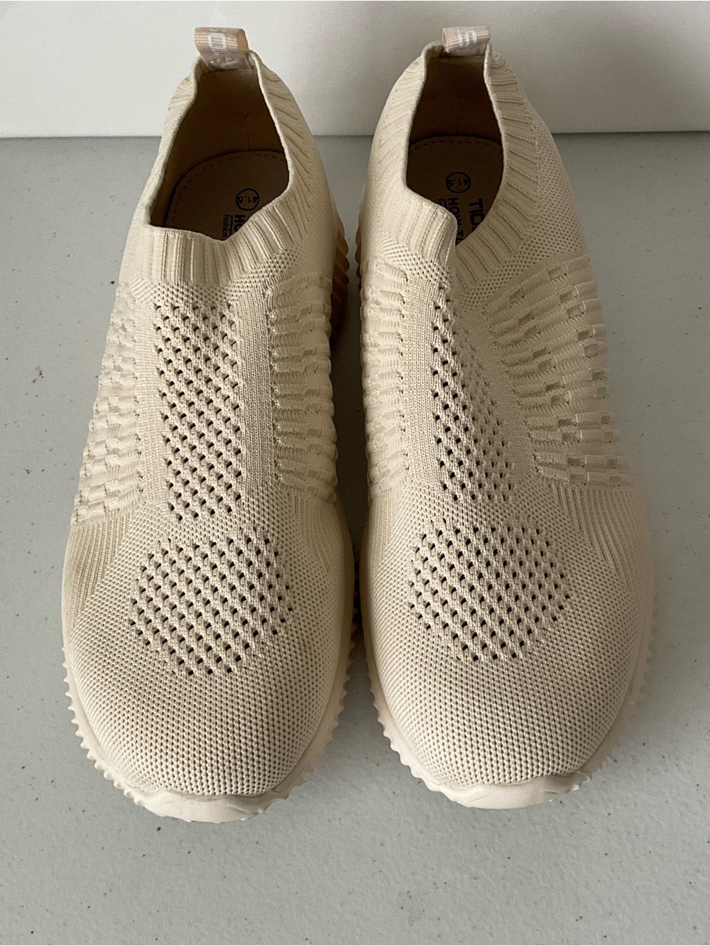 Tiosebon Cream Knit Slip-On Sneakers